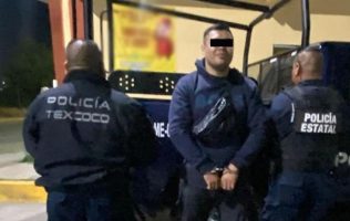 Detienen a presunto Policía armado tras realizar disparos en Texcoco