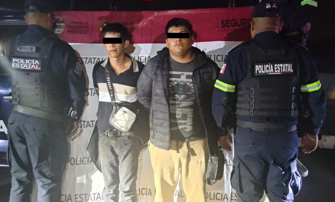 Detienen en Tecámac a 2 presuntos secuestradores tras persecución
