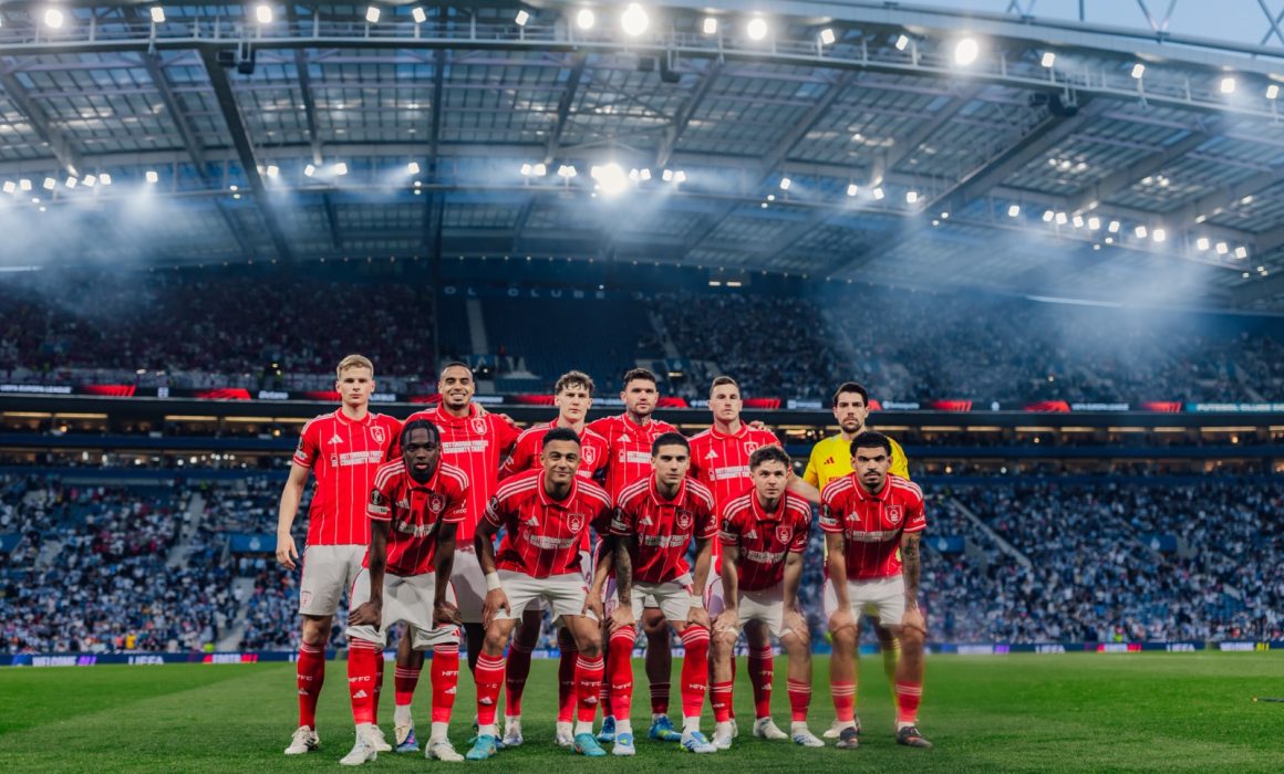 Empatan a un gol FC Porto y el Nottingham Forest gracias a un autogolazo