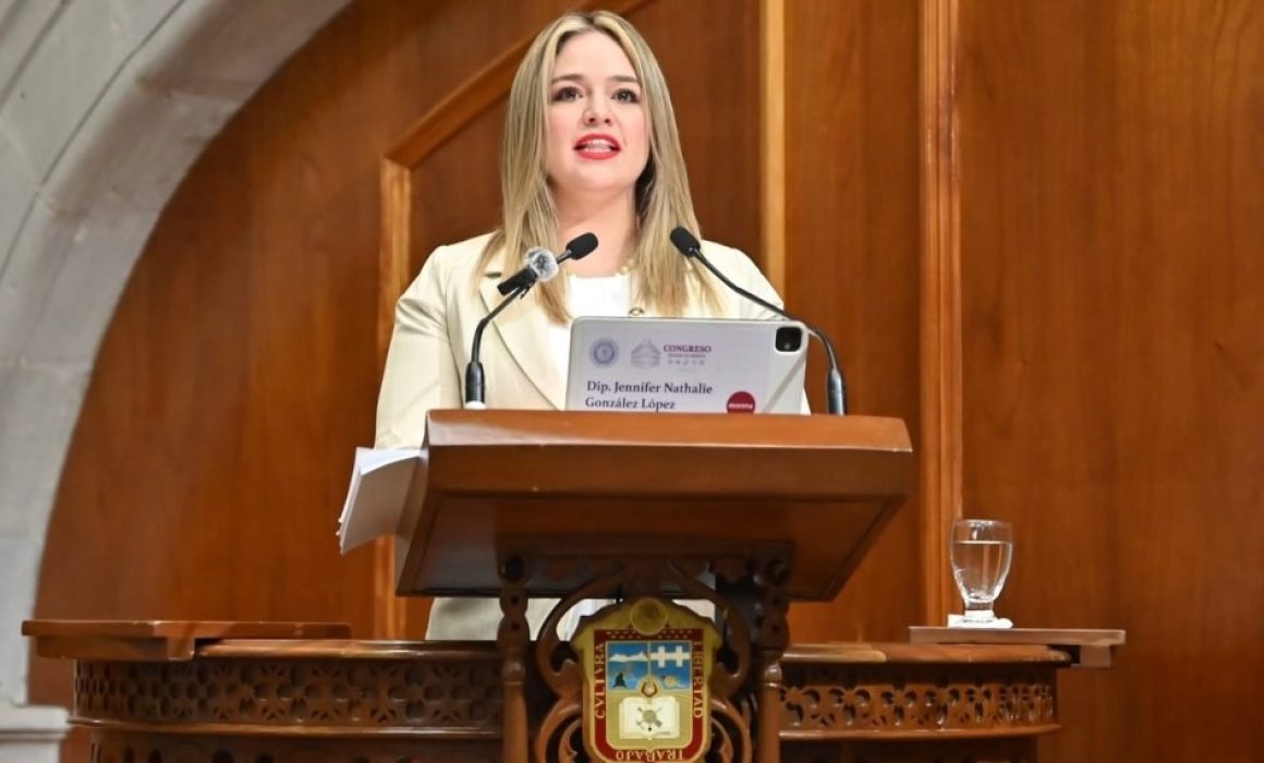 Empodera Nathalie González a la juventud en el Parlamento de Políticas