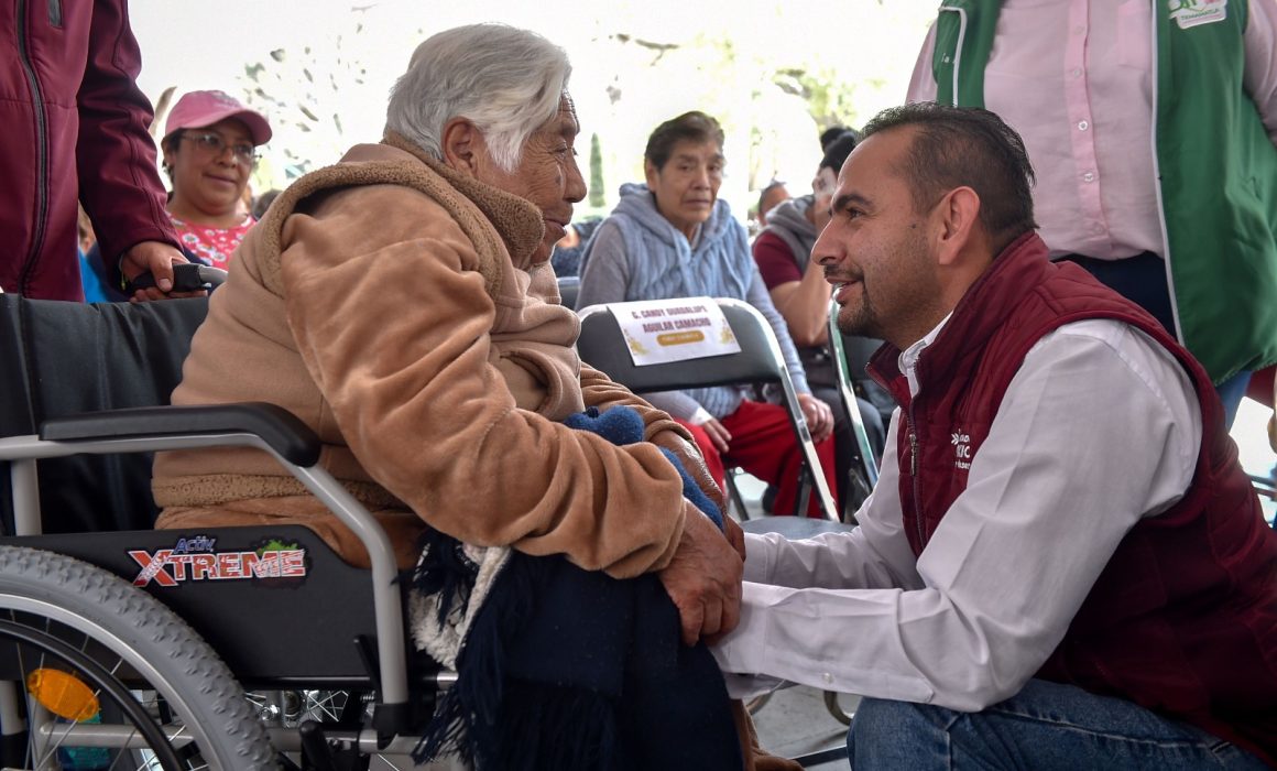 Entrega DIFEM sillas de ruedas y bastones a 2 mil 900 beneficiarios