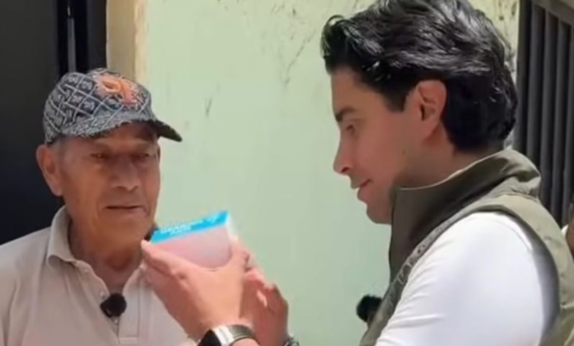 Entrega Luis Miranda apoyos a adultos mayores en Toluca
