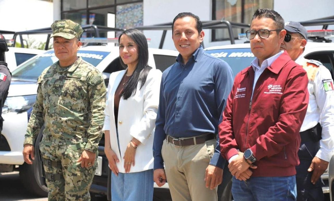 Entregan nuevas patrullas para reforzar seguridad en Valle de Bravo