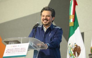 Exhiben a personal del IMSS Naucalpan viendo vídeos: pacientes esperan