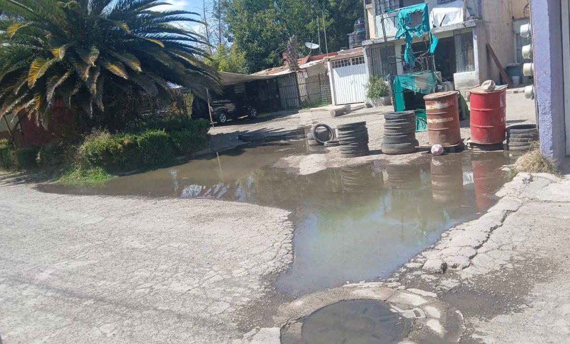 Exigen atender drenaje colapsado en colonias de Acolman