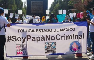 Exigen padres de familia justicia en procesos de paternidad en Toluca
