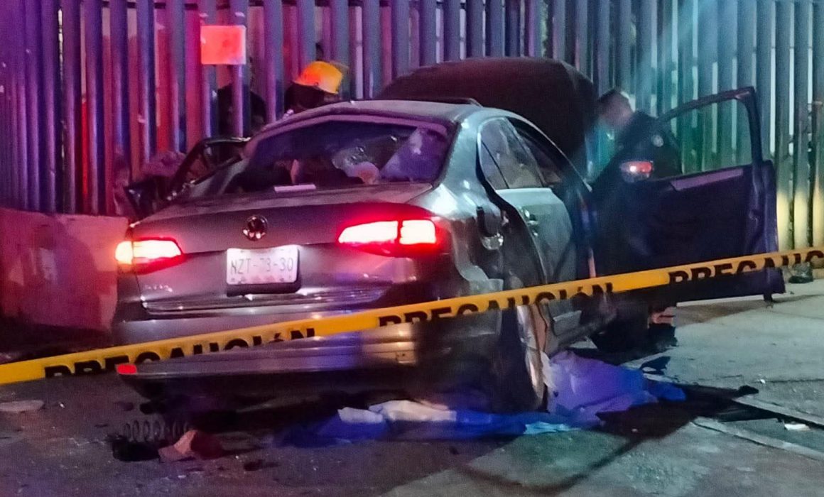 Impacta vehículo en Hospital, deja 4 muertos y 7 heridos en en Tecámac