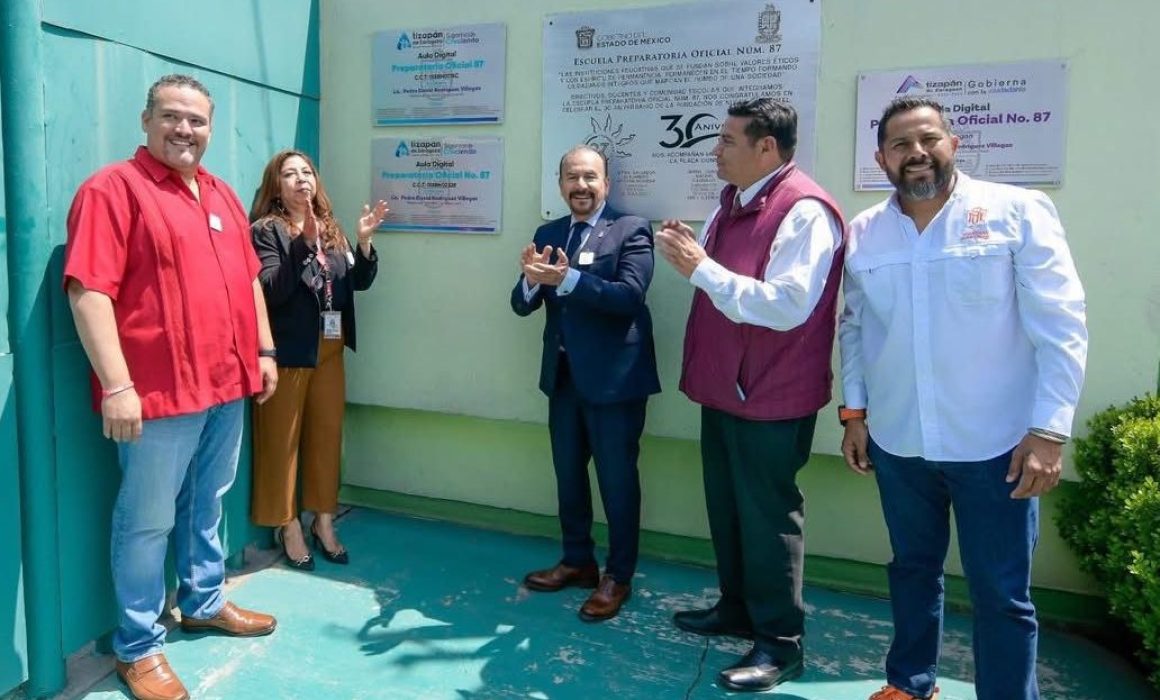 Inaugura gobierno de Atizapán aula digital en la preparatoria 87