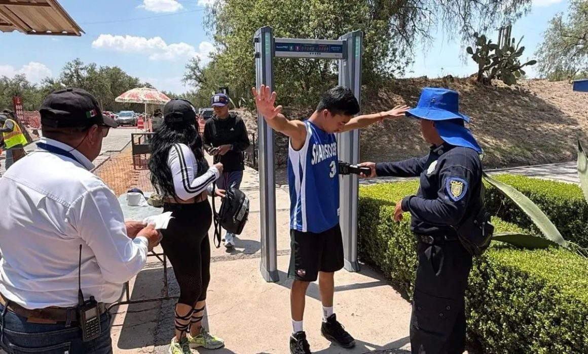 Instalan nuevamente arcos de seguridad en Teotihuacán luego de atentado