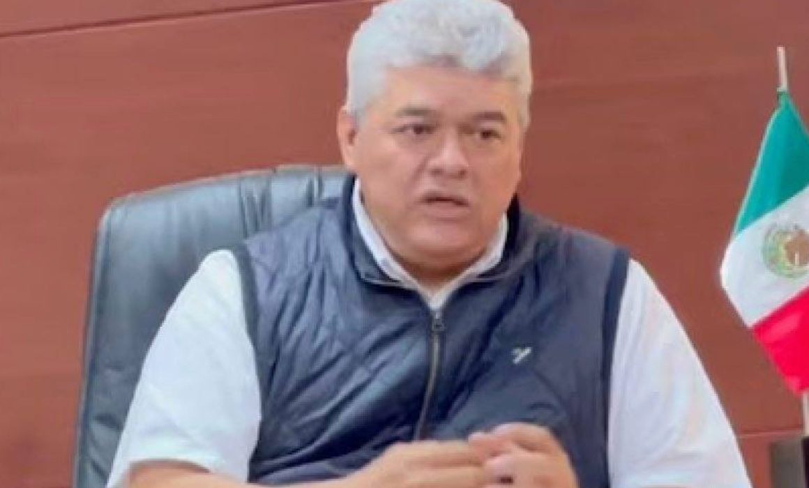 Jubilan en Pemex al padrino de la quinceañera de la fiesta millonaria