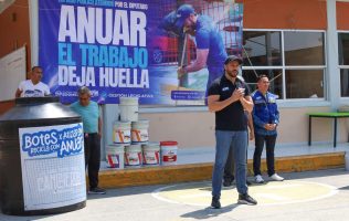 Lleva Anuar Azar apoyos a escuelas de Atizapán y mejora espacios