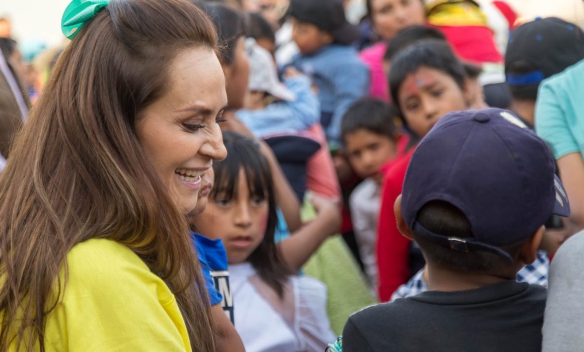Lleva Erika Olea Festival del Niño a Coatepec; acuden miles de pequeños