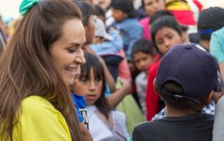 Lleva Erika Olea Festival del Niño a Coatepec; acuden miles de pequeños