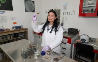 Logra investigadora UAEMéx reconocimiento 8M, 8 Mujeres Extraordinarias
