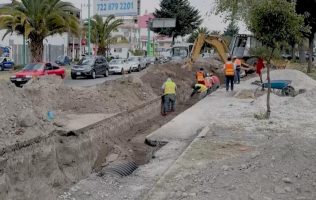 Modernizan en Toluca drenaje pluvial en avenida Vicente Guerrero