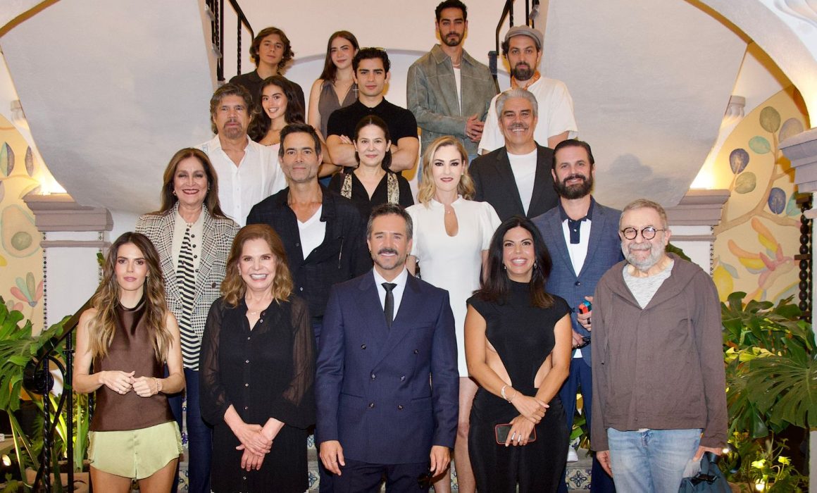 Presenta Rosy Ocampo a elenco de ‘Corazón de Marruecos’