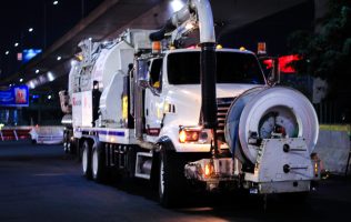 Prioriza Naucalpan desazolve nocturno de drenajes ante lluvias próximas