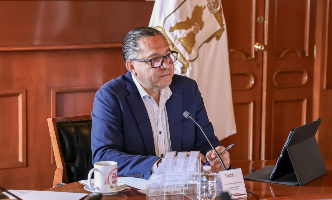 Prioriza Ricardo Moreno ayudas sociales sobre obra en Toluca