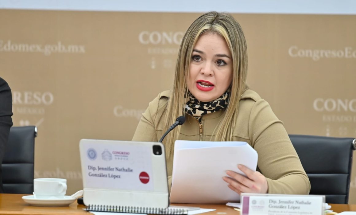 Promueve Jennifer González chequeos médicos para servidores públicos