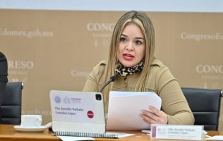 Promueve Jennifer González chequeos médicos para servidores públicos