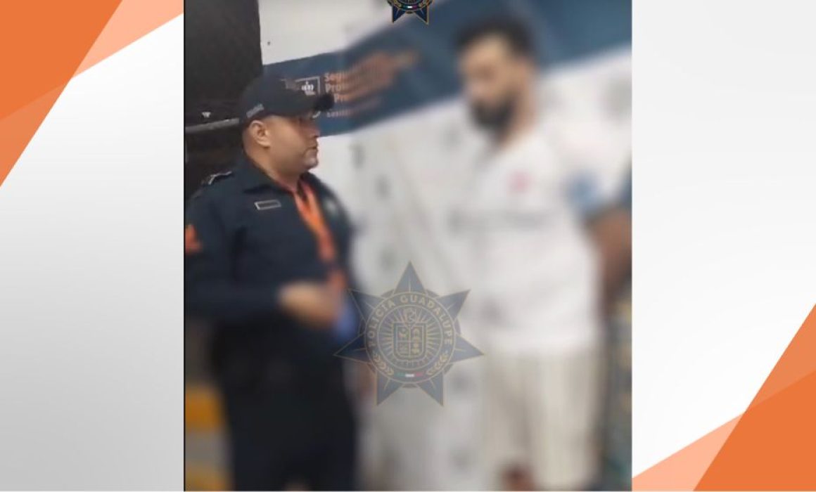 Queda en libre aficionado iraquí que invadió cancha en Estadio Monterrey