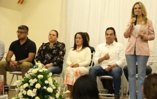 Reafirma Romina Contreras su compromiso con las mujeres