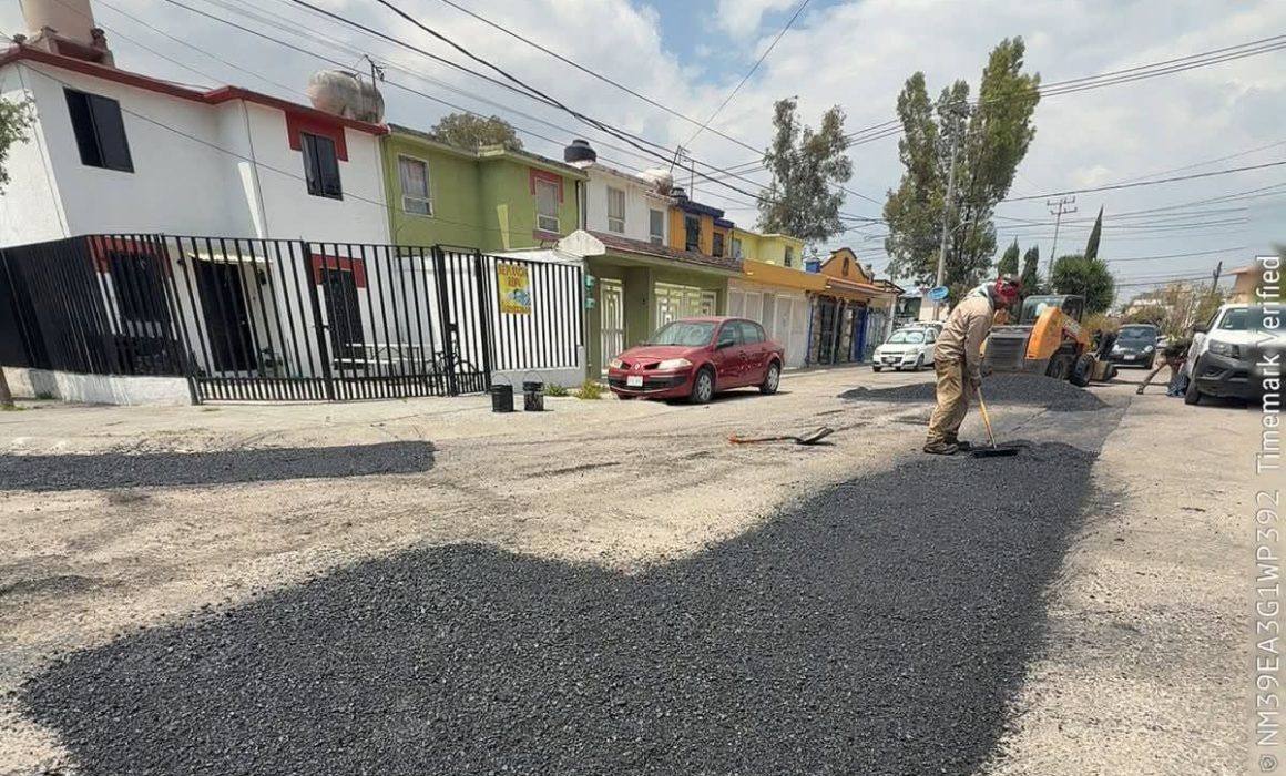 Realiza gobierno mantenimiento y bacheo en Izcalli