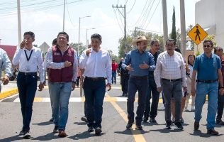 Rehabilitan vialidad en Chiautla para mejorar conexión regional