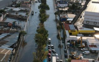 Reportan inundaciones en Tultitlán y caos vial en López Portillo