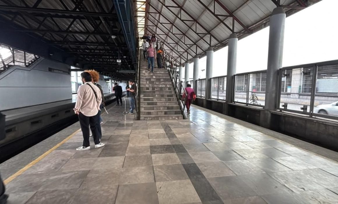 Retiran comercio informal de andenes en Línea B del Metro en Ecatepec