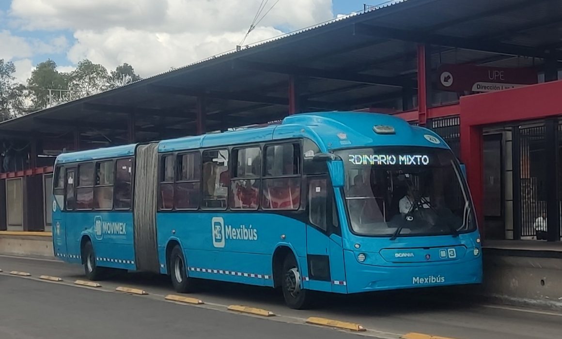 Retrasa bloqueo servicio en Mexibús Línea 4; ciudadanos se quejan