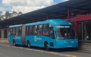Retrasa bloqueo servicio en Mexibús Línea 4; ciudadanos se quejan