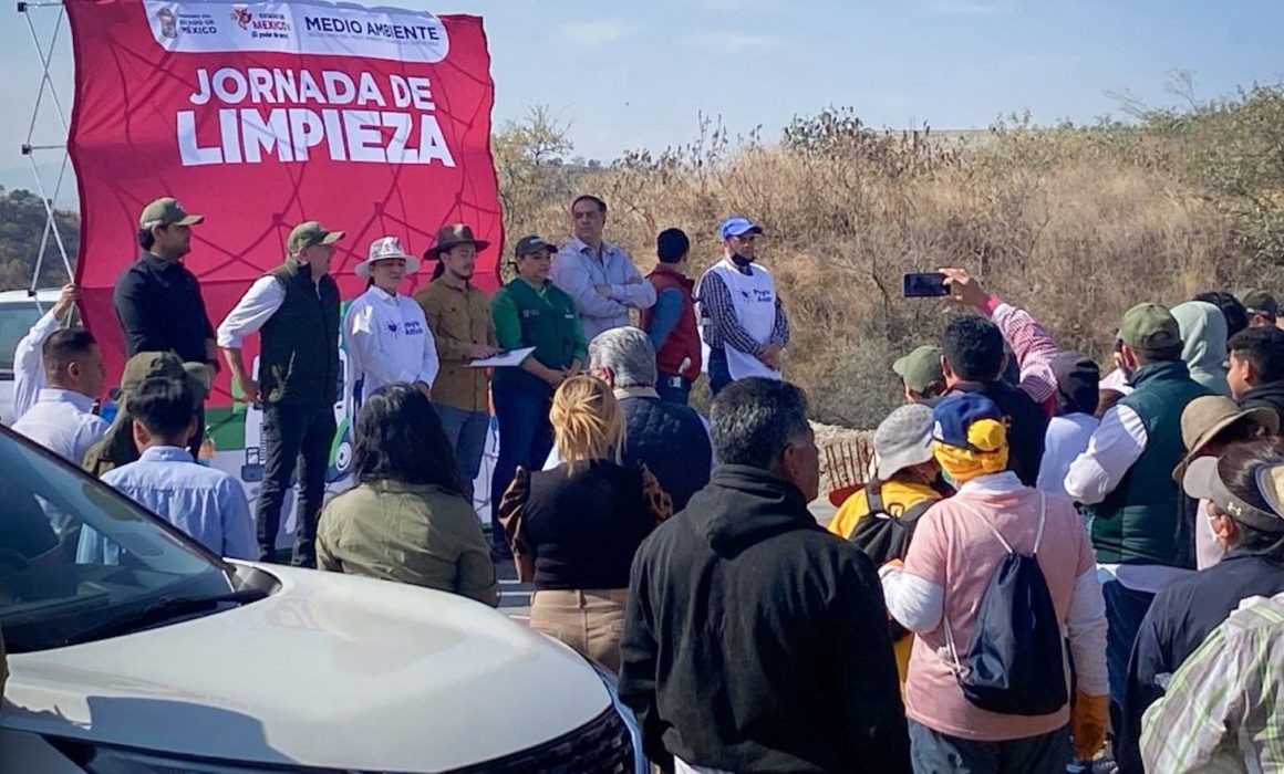 Sanean espacios en Naucalpan con retiro de 10 toneladas de residuos