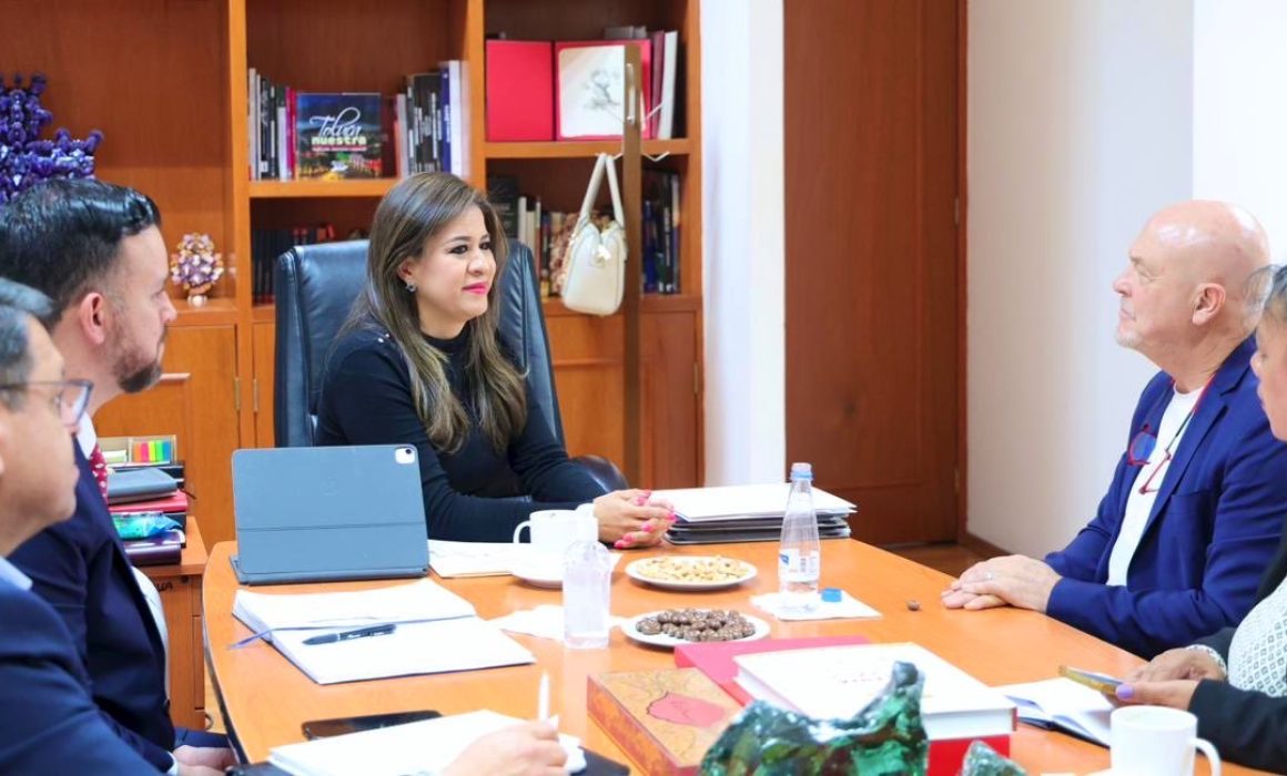 Se reúne Laura González con la industria juguetera del país