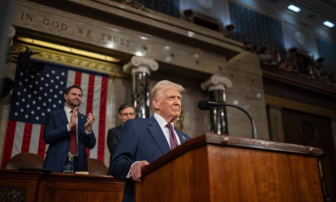 Suspende Trump ataque y destrucción masiva contra Irán