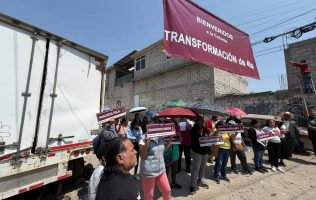 Toman vecinos de Tultitlán la caseta de Tepotzotlán; caos en la Méx-Qro