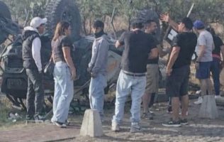 Vuelca vehículo en zona arqueológica de Teotihuacán, hay cuatro heridos