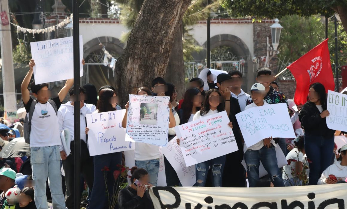 Acusan presunto adoctrinamiento político en escuelas ligadas a Antorcha
