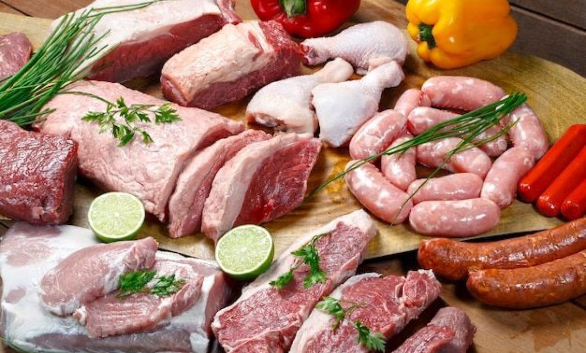 Adquiere carne fresca y verduras con apoyo de Anuar Azar