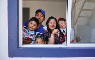Anuncian sorteo de casas en Huixquilucan por Día de las Madres