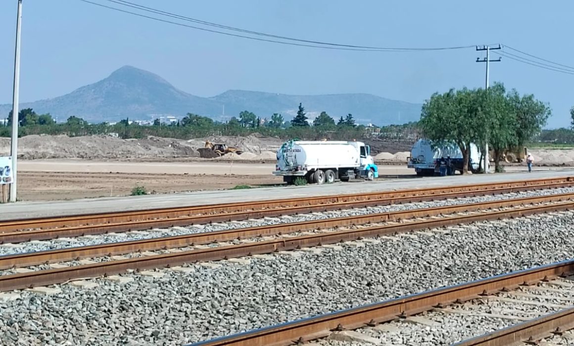 Apoyan vecinos de Huehuetoca próxima estación del tren México-Qro