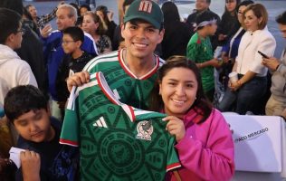 Arma Paco Mercado tarde mundialista con jóvenes de Tlalnepantla