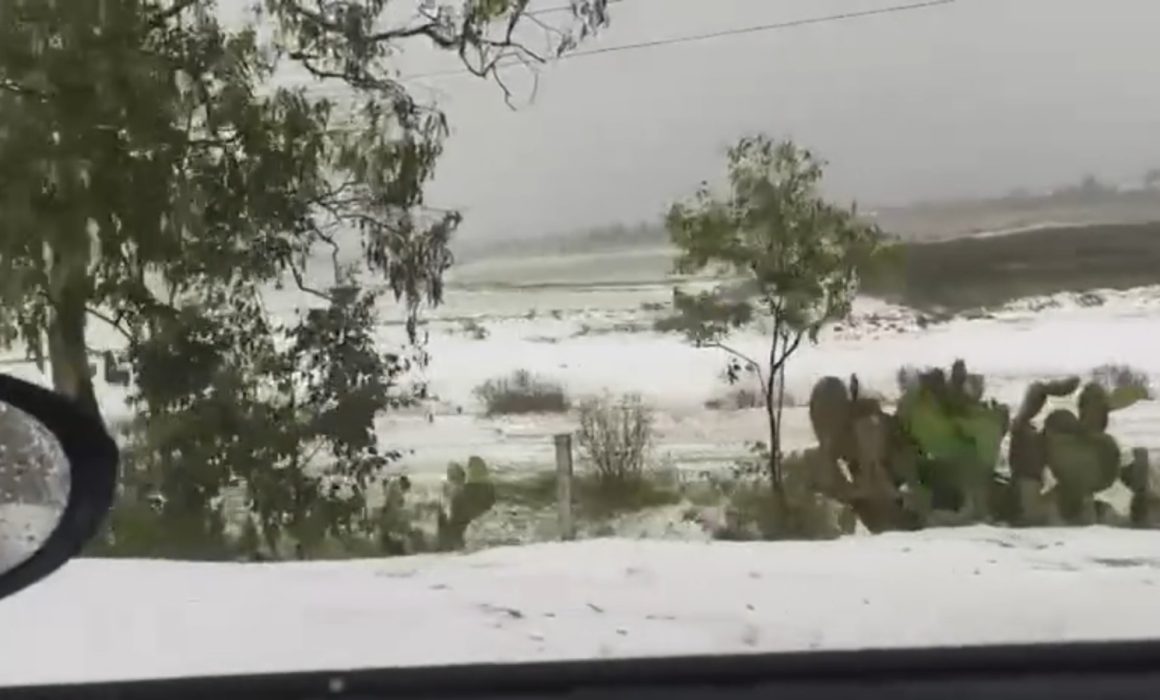 Azota granizada al norte del Edomex; causa destrozos y caos vial