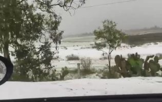 Azota granizada al norte del Edomex; causa destrozos y caos vial