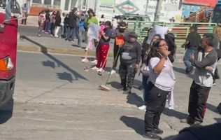 Bloquean paso al Mexibús: estalla conflicto escolar en Ecatepec