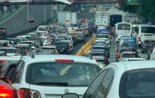 Bloqueo colapsa Periférico Norte a la altura de Parque Naucalli
