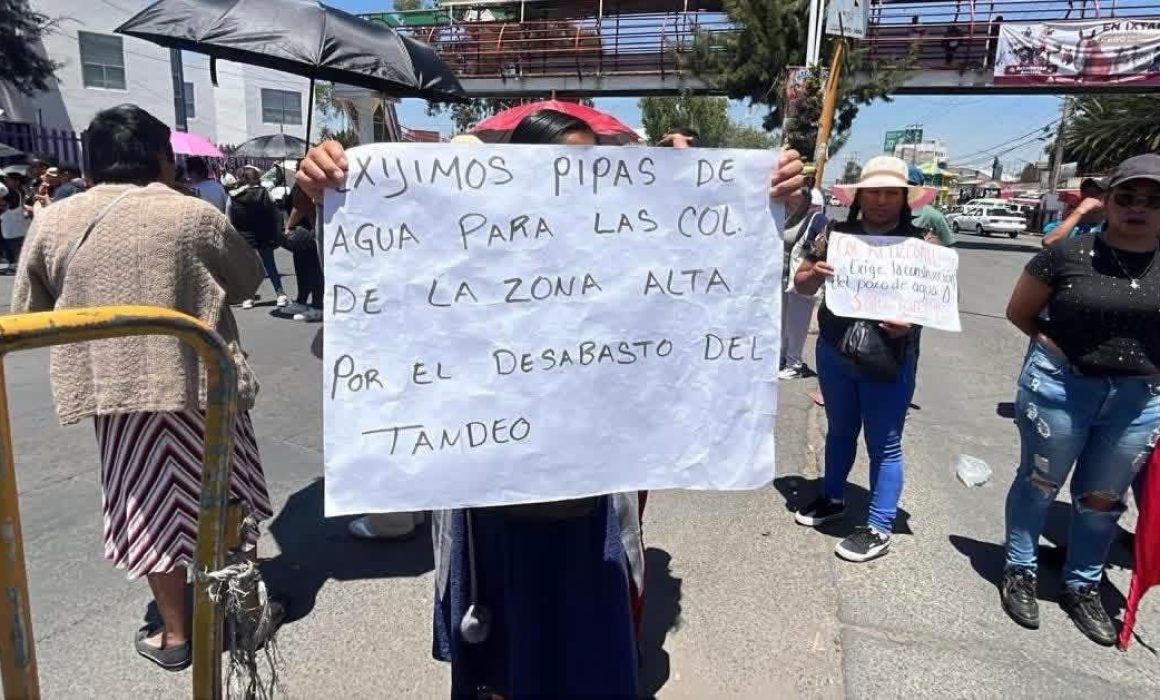 Bloqueo en Ixtapaluca por falta de agua y Felipe Arvizu los ignora