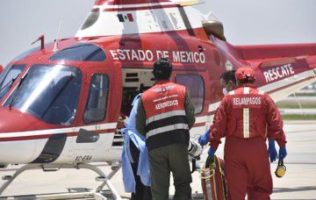 Brinda Grupo Relámpagos atención aérea a menor oaxaqueño
