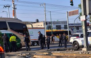 Caos vial golpea salida de Texcoco hacia CDMX por protestas