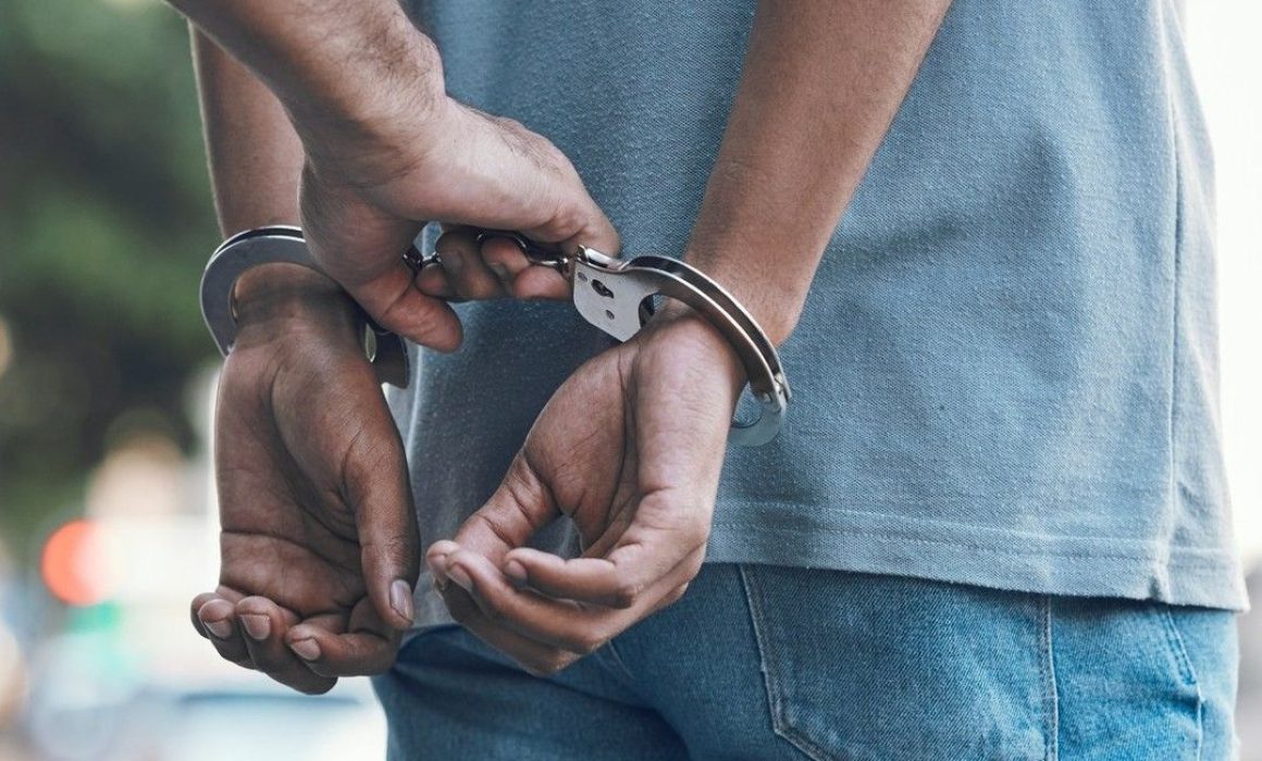 Capturan en San Juan Bautista a hombre acusado de robo en vía pública